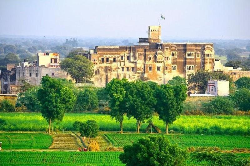 Fort Barli - A 16Th Century Castle Exterior photo