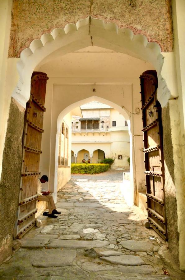 Fort Barli - A 16Th Century Castle Exterior photo