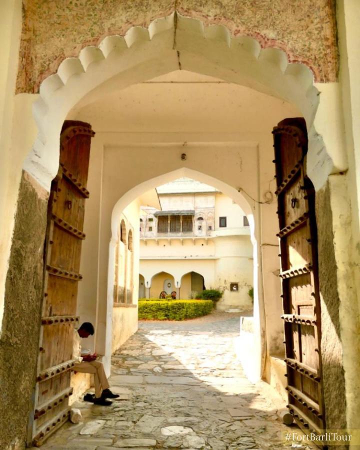 Fort Barli - A 16Th Century Castle Exterior photo