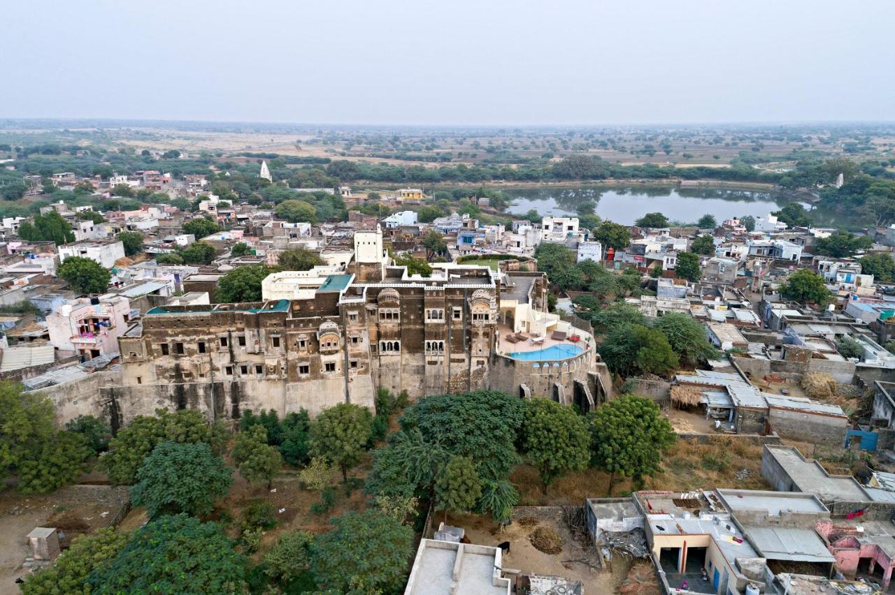 Fort Barli - A 16Th Century Castle Exterior photo